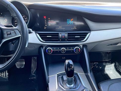 Used 2018 Alfa Romeo Giulia Ti Sport w/ Quick Order Package 22S Sport AWD/4WD image 24