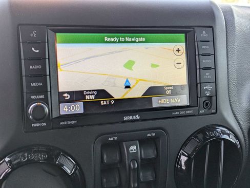 Used 2017 Jeep Wrangler Unlimited Sahara image 25