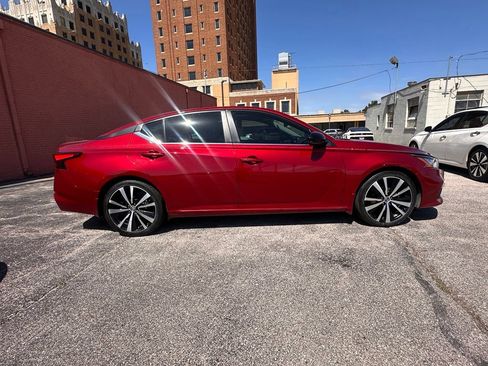 Used 2021 Nissan Altima 2.5 SR w/ SR Premium Package FWD image 8
