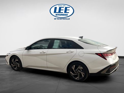 Certified 2025 Hyundai Elantra Sport image 4