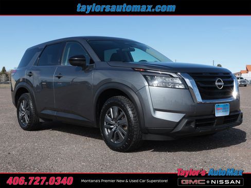 Used 2024 Nissan Pathfinder S image 2