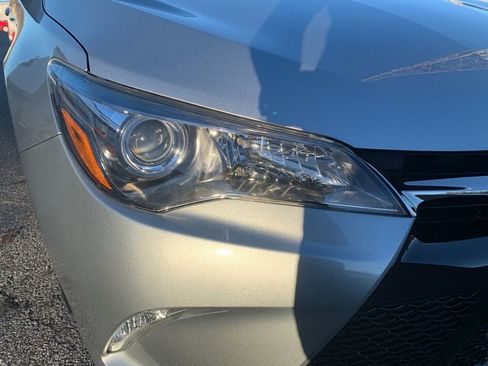Used 2017 Toyota Camry SE image 29