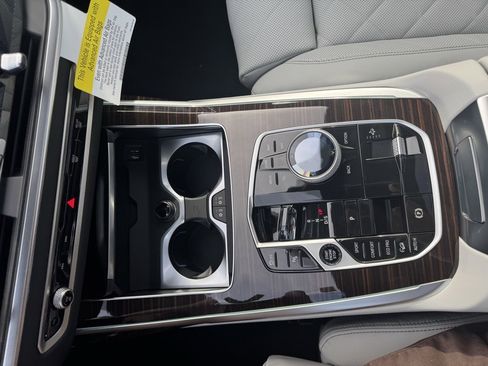 New 2026 BMW X7 xDrive40i image 18