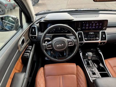 Used 2022 Kia Sorento SX Prestige w/ Rust Color Package image 5