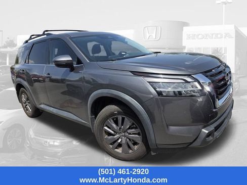 Used 2022 Nissan Pathfinder SV FWD image 2