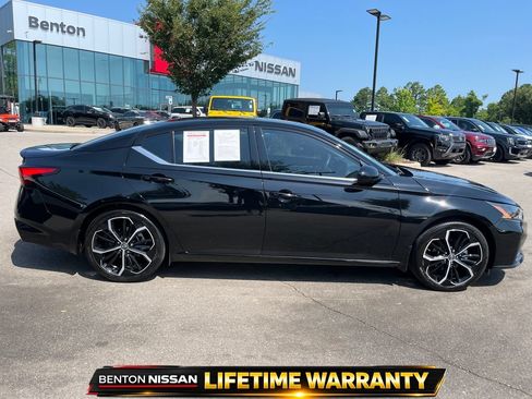 Used 2023 Nissan Altima 2.5 SR w/ SR Premium Package FWD image 9
