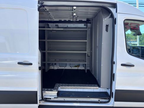 Used 2023 Ford Transit 250 Medium Roof w/ Upfitter Package RWD image 33