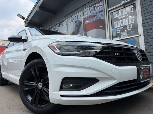 Used 2019 Volkswagen Jetta R-Line FWD image 1
