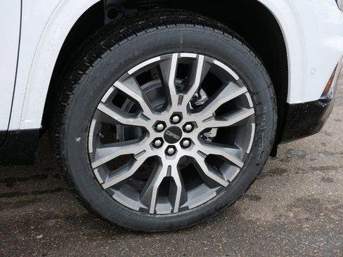 New 2026 GMC Acadia Denali Ultimate w/ LPO, Floor Liner Package image 5