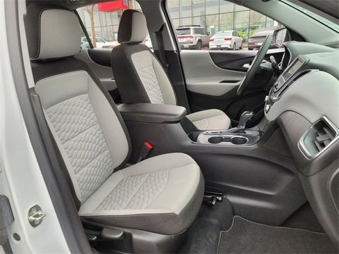Used 2020 Chevrolet Equinox LS image 17