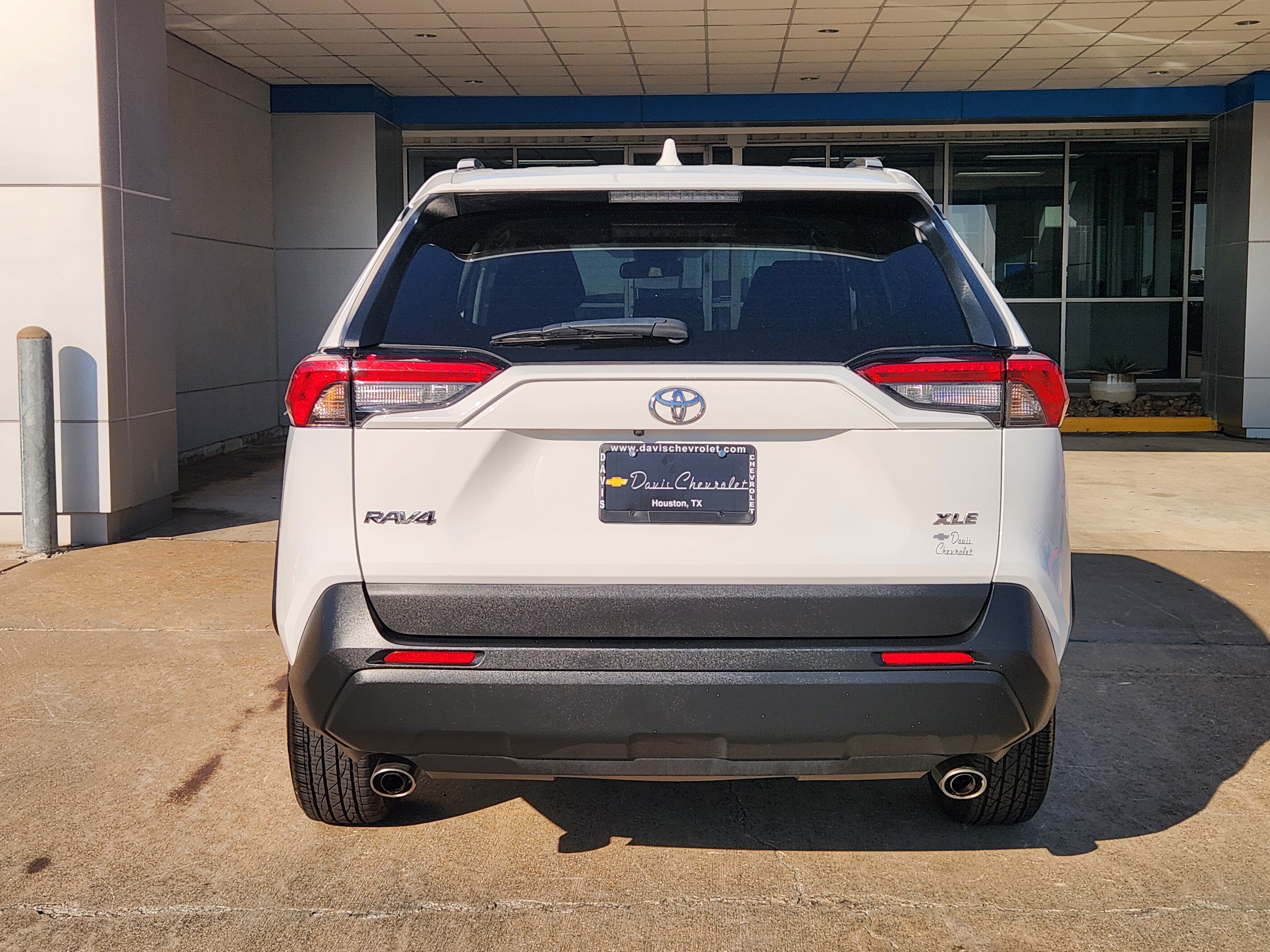Used 2025 Toyota RAV4 XLE FWD image 7