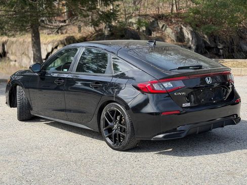 Used 2023 Honda Civic Sport image 3