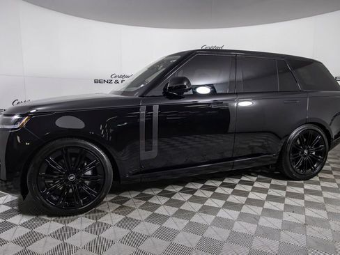 Used 2025 Land Rover Range Rover SE AWD/4WD image 10