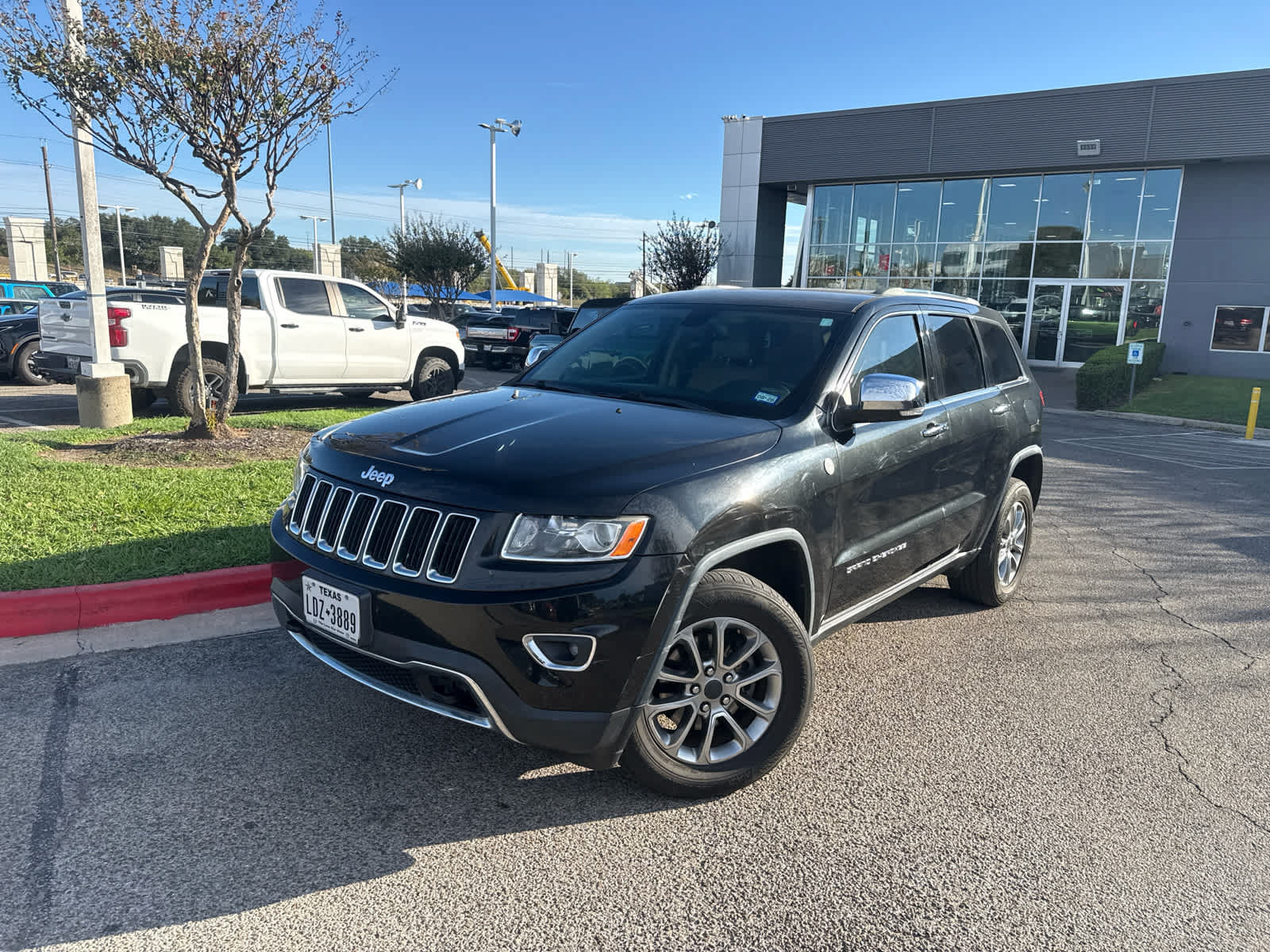 Used 2015 Jeep Grand Cherokee Limited AWD/4WD image 4