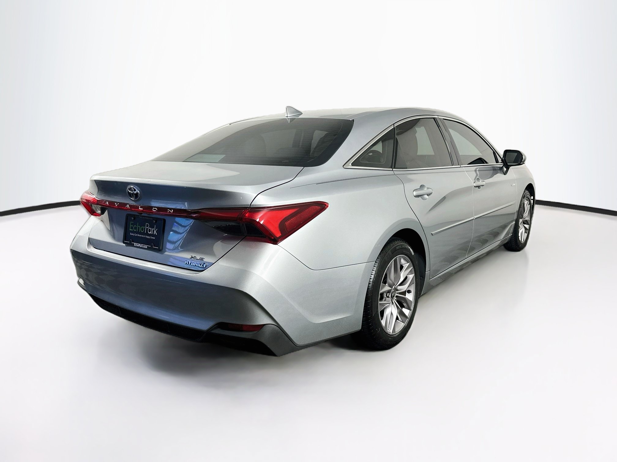 Used 2021 Toyota Avalon XLE FWD image 9