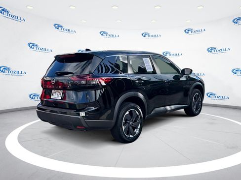 Used 2024 Nissan Rogue SV FWD image 5