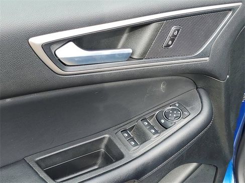 Used 2023 Ford Edge SEL w/ Convenience Package image 11