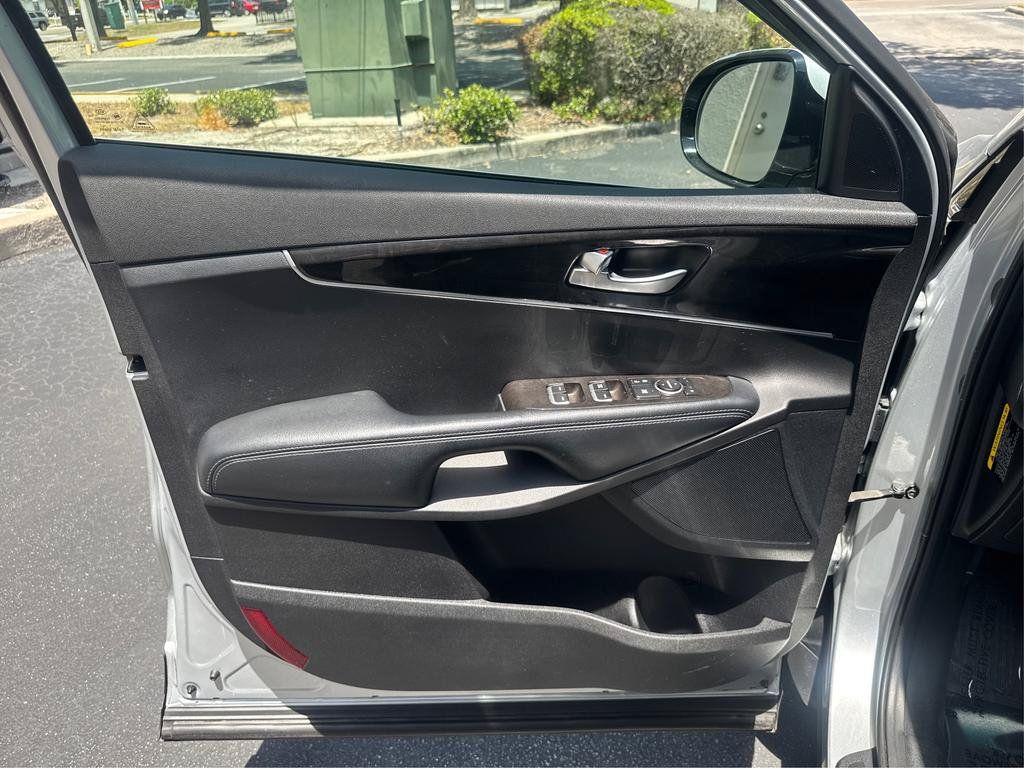 Used 2018 Kia Sorento L FWD image 19