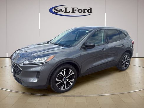 Certified 2022 Ford Escape SE w/ SE Sport Appearance Package AWD/4WD image 2