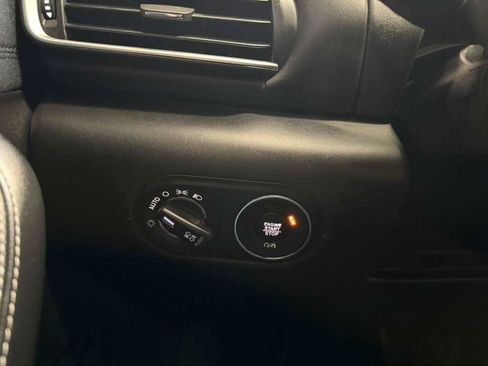 Used 2023 Maserati Levante GT AWD/4WD image 33