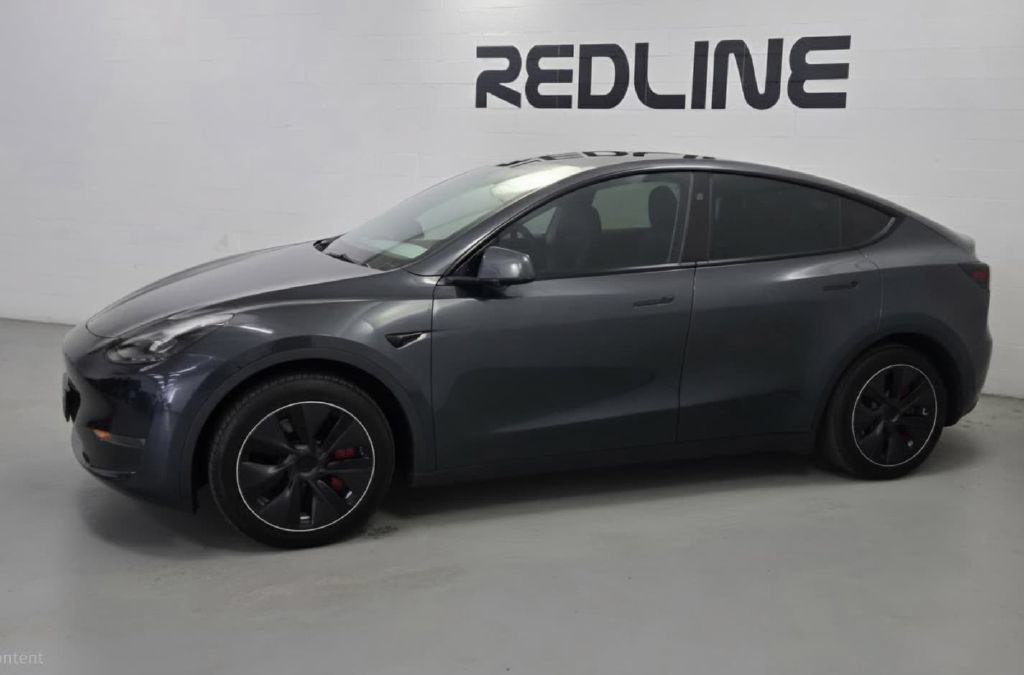 Used 2024 Tesla Model Y Long Range AWD/4WD image 2