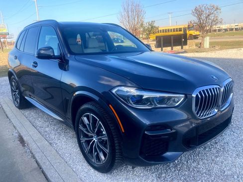 Used 2022 BMW X5 xDrive40i w/ M Sport Package AWD/4WD image 4