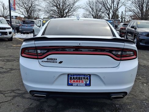 Used 2023 Dodge Charger SXT w/ Blacktop Package image 5