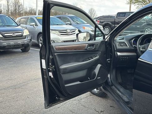 Used 2017 Subaru Outback 2.5i Limited AWD/4WD image 11
