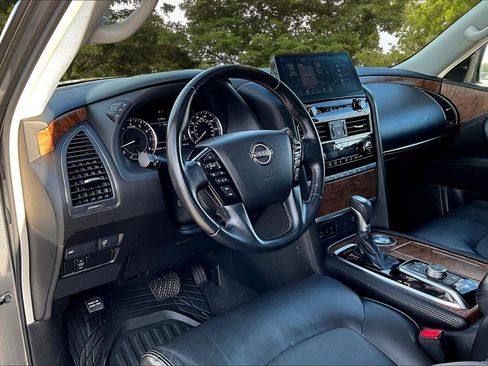 Used 2021 Nissan Armada SL w/ Captain's Chairs Package image 18