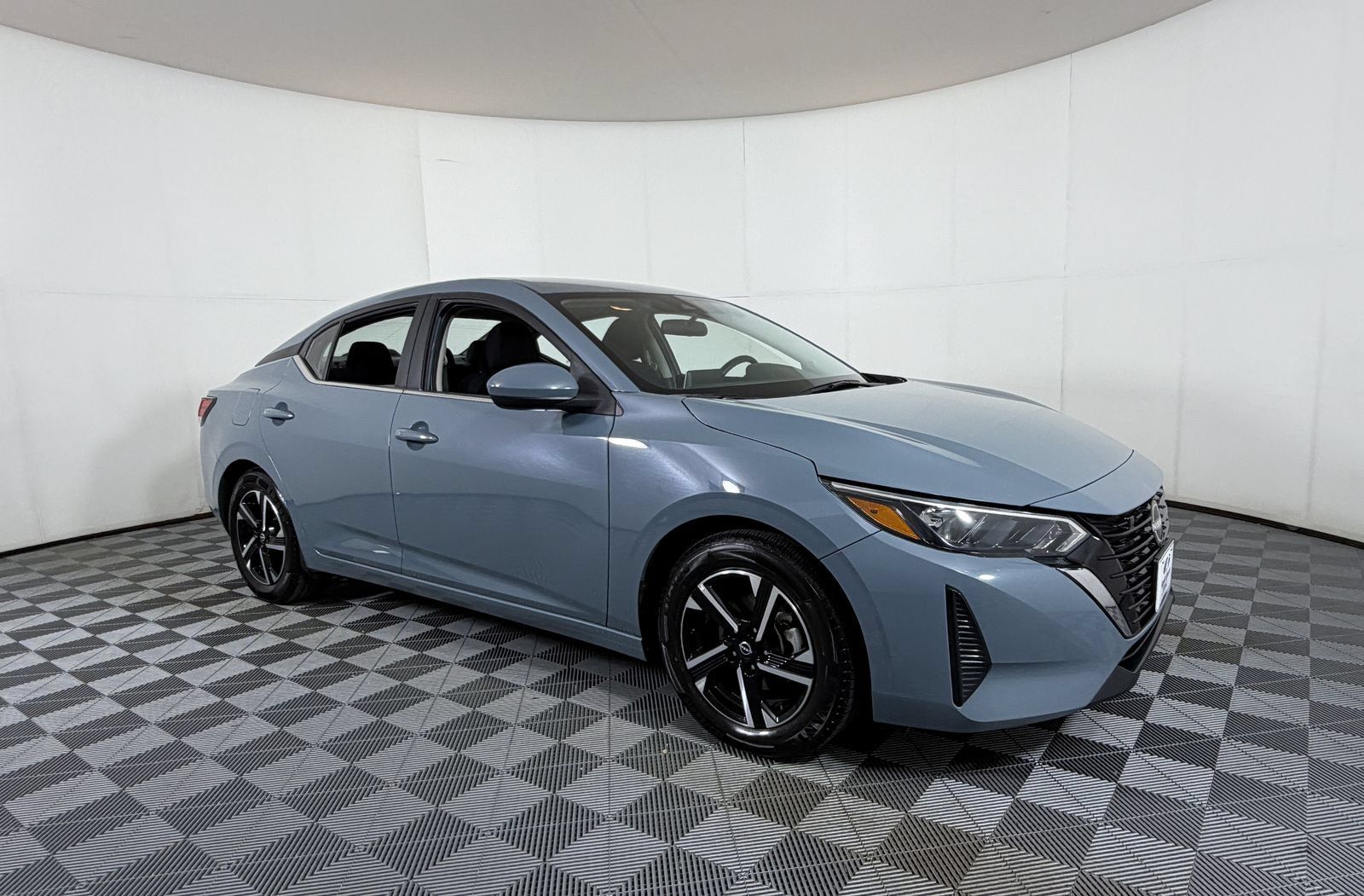Used 2024 Nissan Sentra SV FWD image 1