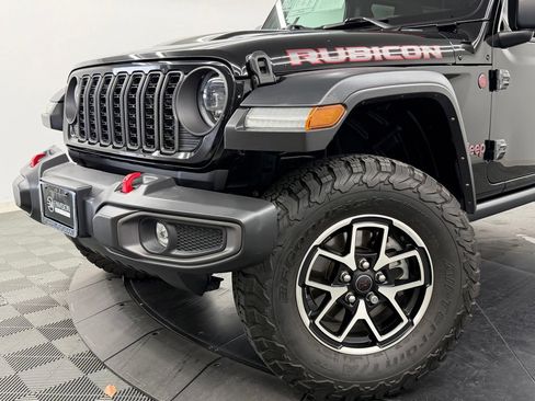 Used 2024 Jeep Wrangler Unlimited Rubicon AWD/4WD image 4