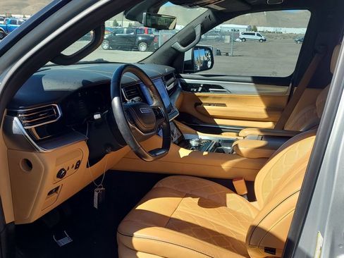 Used 2022 Jeep Grand Wagoneer Series III w/ Flexible Seating Group image 3