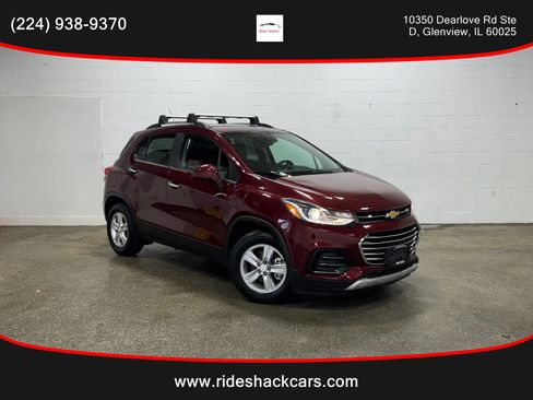 Used 2017 Chevrolet Trax LT w/ Sun & Sound Package FWD image 1