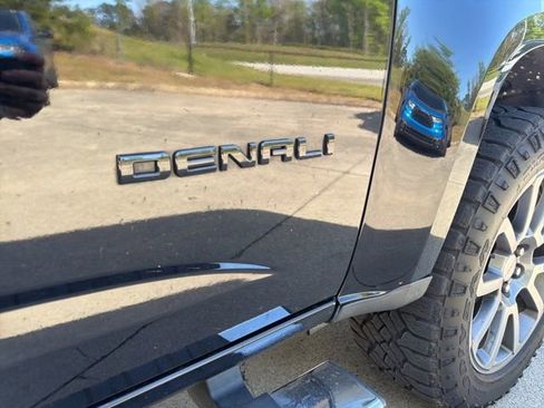 Used 2019 GMC Canyon Denali image 23