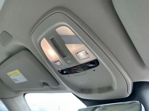 Used 2023 Volvo XC60 B5 Plus image 27