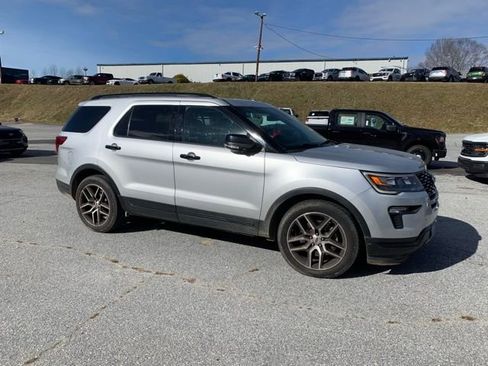 Used 2018 Ford Explorer Sport w/ Equipment Group 401A image 3
