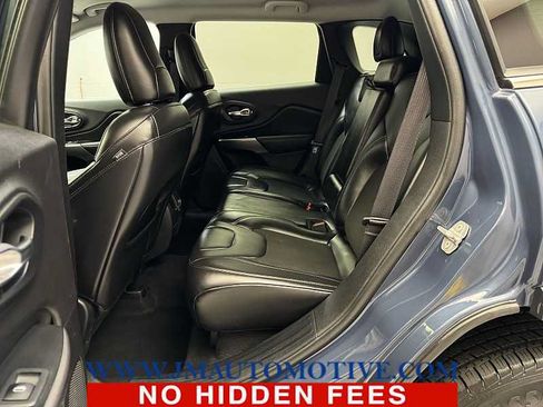 Used 2020 Jeep Cherokee Latitude Plus AWD/4WD image 14