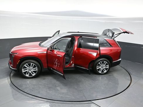 New 2026 Cadillac Vistiq Luxury w/ LPO, Floor Liner Package image 28