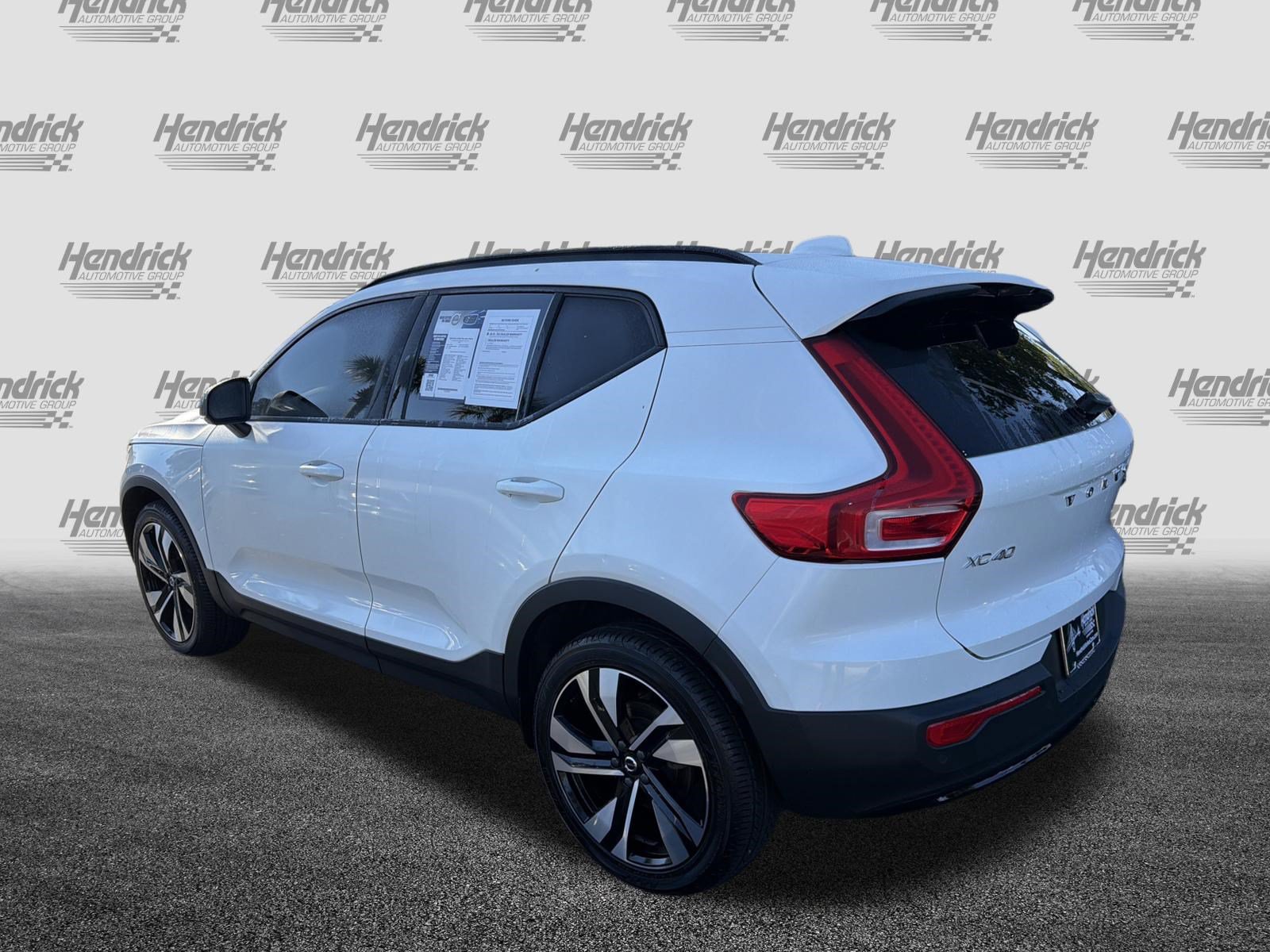 Used 2024 Volvo XC40 B5 Plus w/ Protection Package Premier AWD/4WD image 11