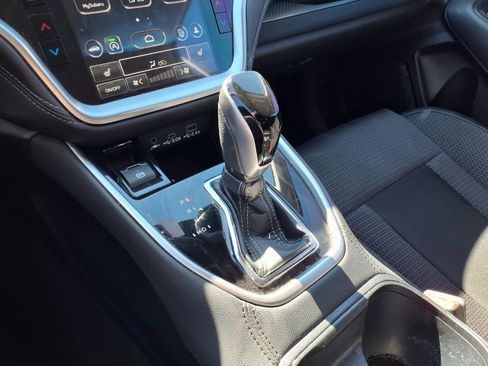 Used 2023 Subaru Outback Premium AWD/4WD image 19