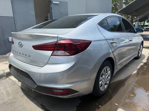 Used 2019 Hyundai Elantra SE w/ Cargo Package FWD image 7