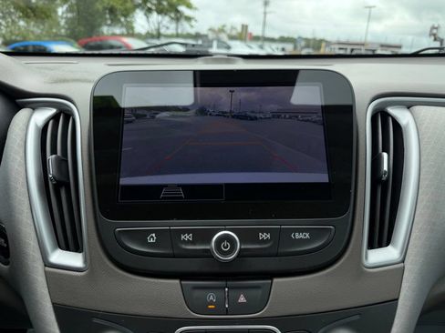 Used 2025 Chevrolet Malibu LT FWD image 18