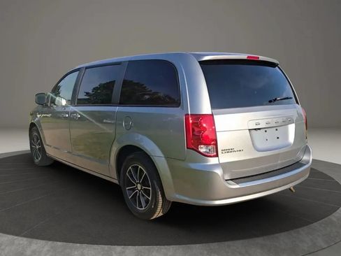 Used 2019 Dodge Grand Caravan GT FWD image 4