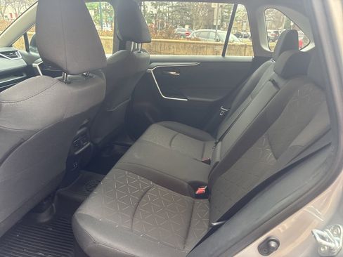 Used 2020 Toyota RAV4 XLE image 7