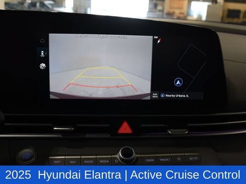 Used 2025 Hyundai Elantra SEL FWD image 18