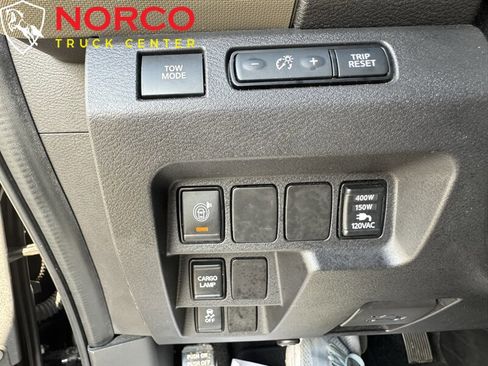 Used 2022 Nissan Frontier SV image 23