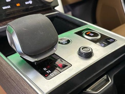 Certified 2023 Land Rover Range Rover SE AWD/4WD image 22