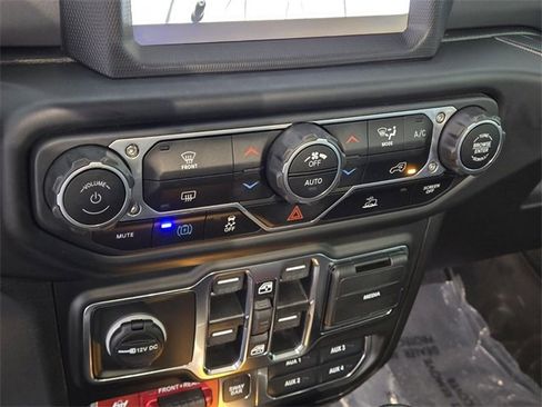 Used 2023 Jeep Wrangler Unlimited Rubicon 4xe image 36