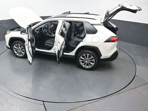 Certified 2021 Toyota RAV4 Limited w/ Limited Grade Weather Package AWD/4WD image 50