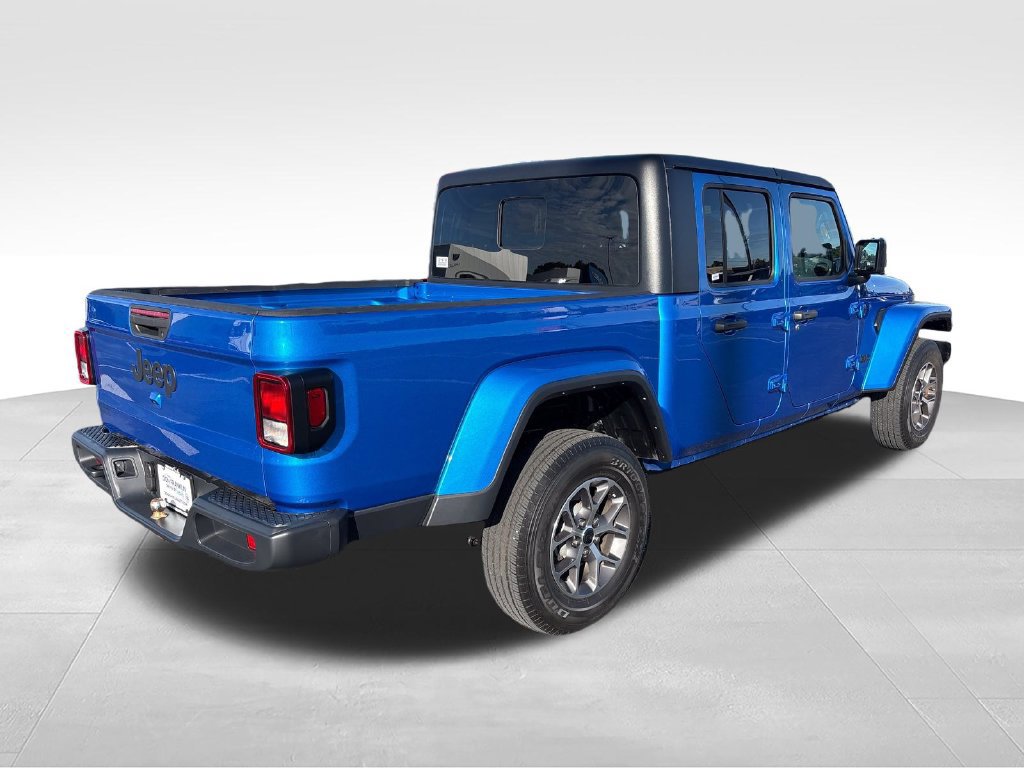 Used 2024 Jeep Gladiator Sport AWD/4WD image 5